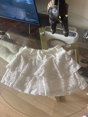 Women’s White Lace Tiered Skirt - Elegant Ruffle Design (skort)